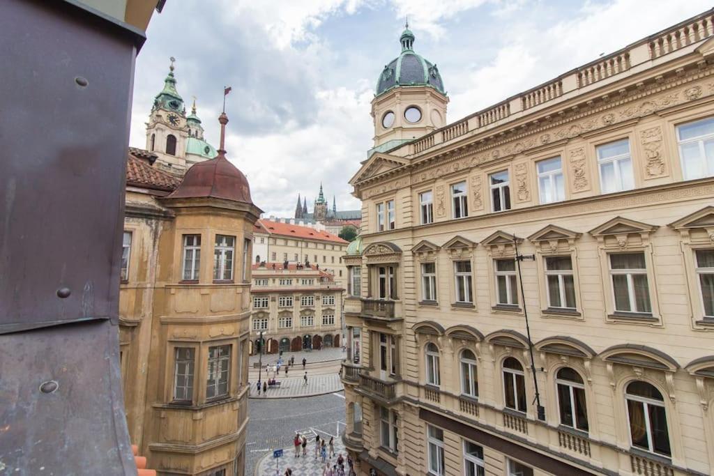 Charles Bridge Tower / Castle View Praha